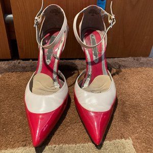 Bandolino Size 6 Red-Cream pump